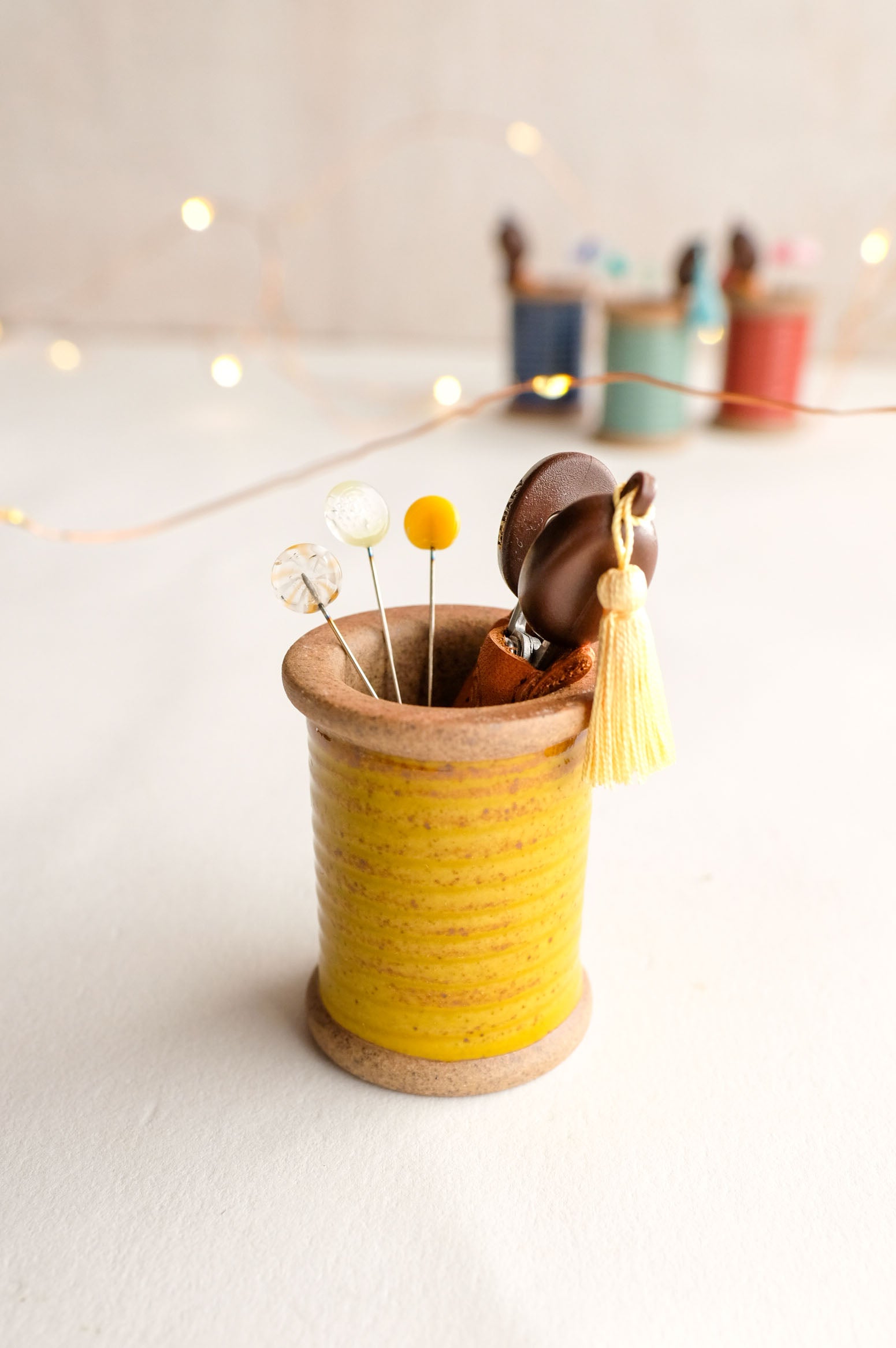 Gift Set: Hasami Magnetic Pin Holder + Ohajiki Glass Sewing Pins + Seki Mini Scissors