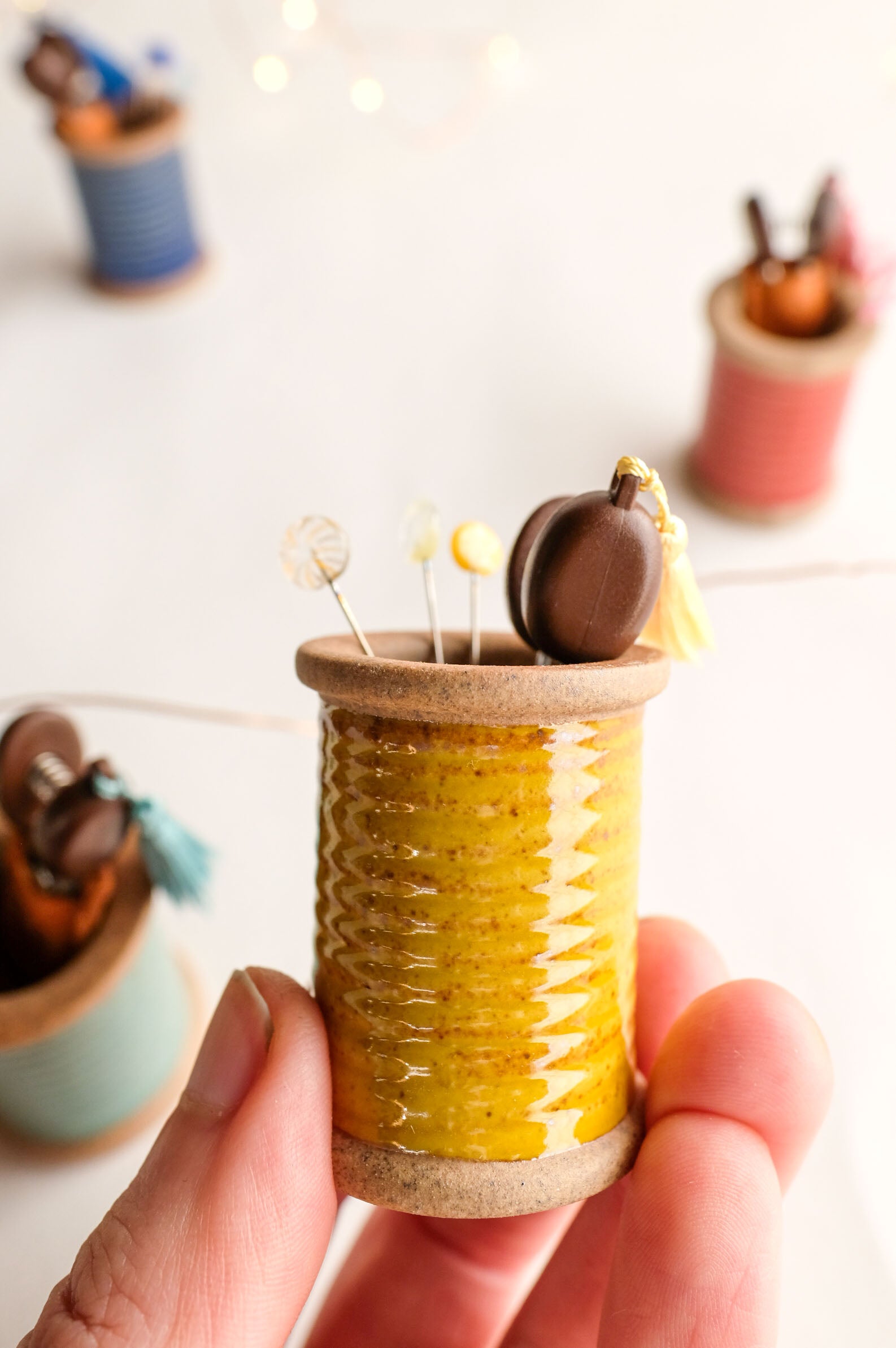 Gift Set: Hasami Magnetic Pin Holder + Ohajiki Glass Sewing Pins + Seki Mini Scissors