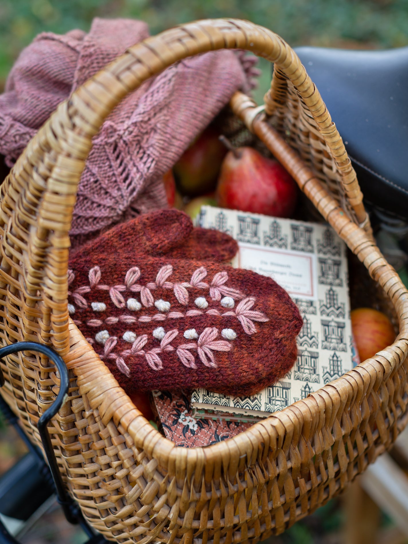 Embroidery on Knits by Judit Gummlich - PREORDER