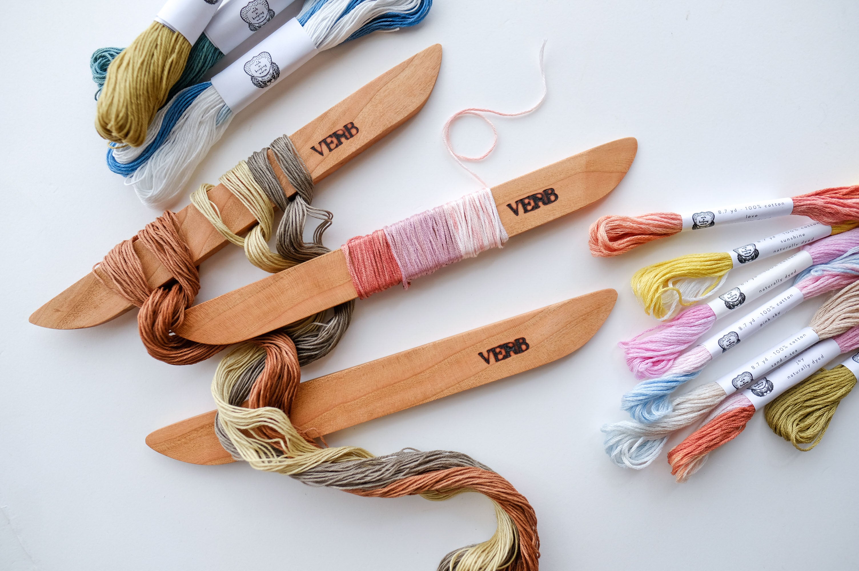 Custom Verb Thread Holder