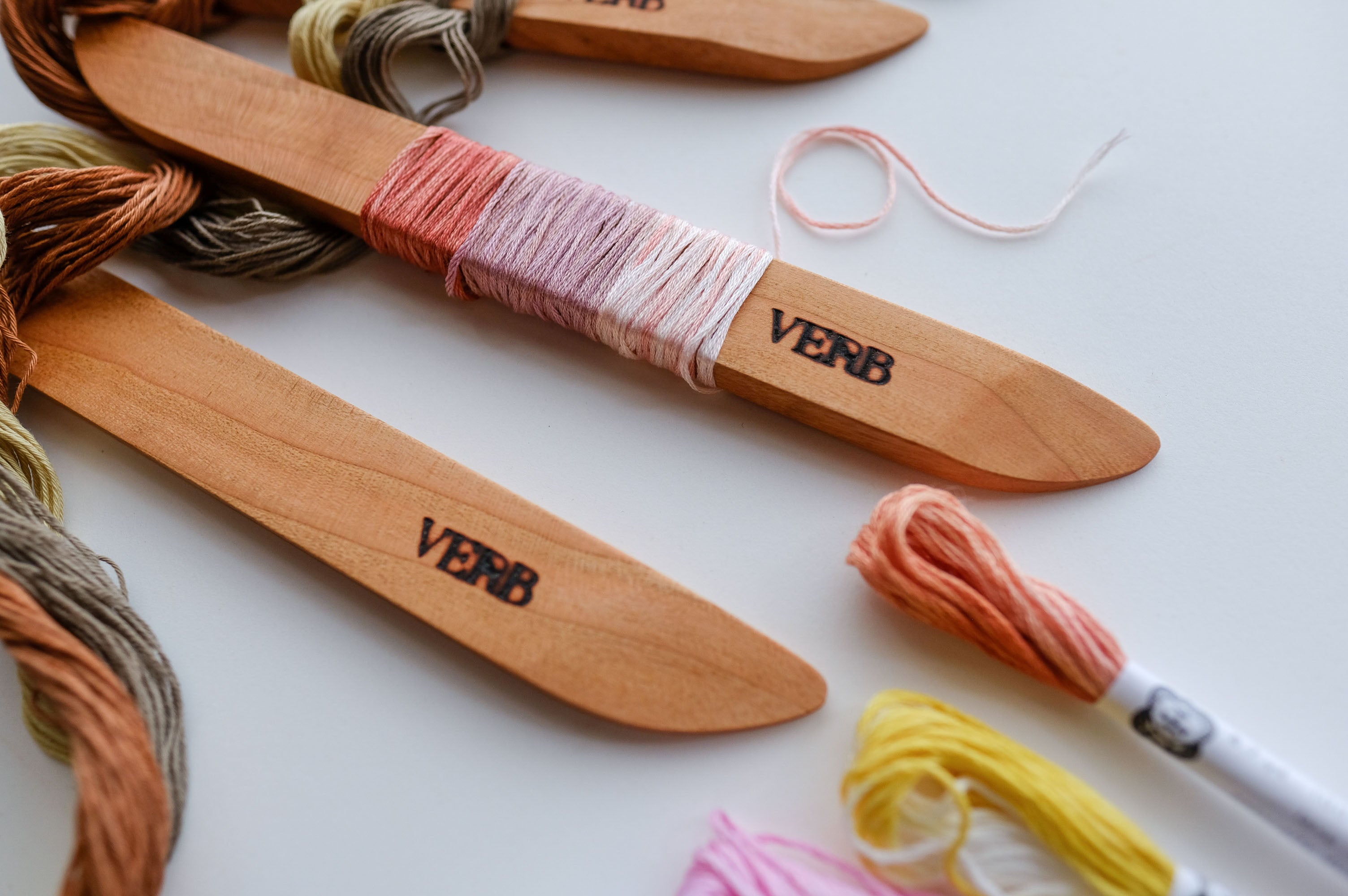 Custom Verb Thread Holder