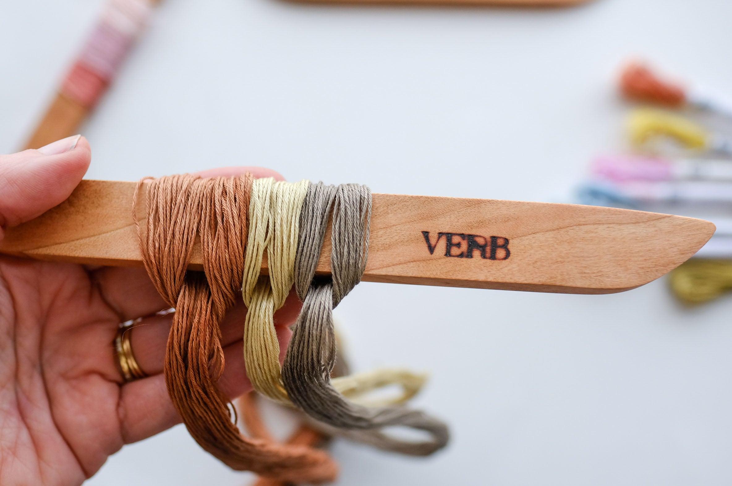 Custom Verb Thread Holder