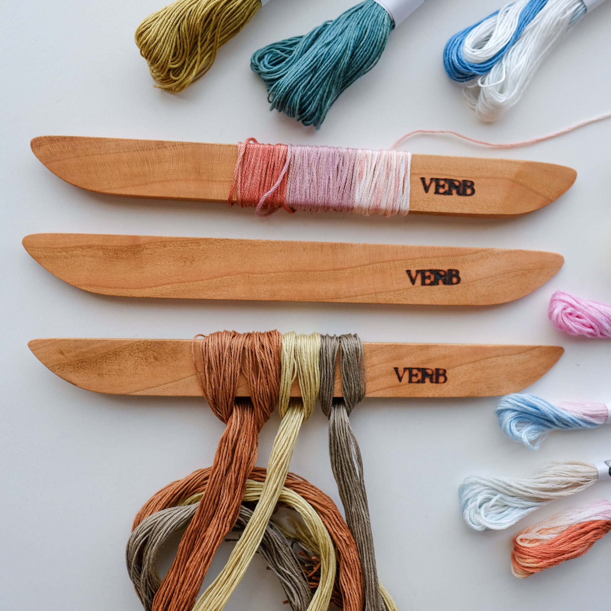 Custom Verb Thread Holder