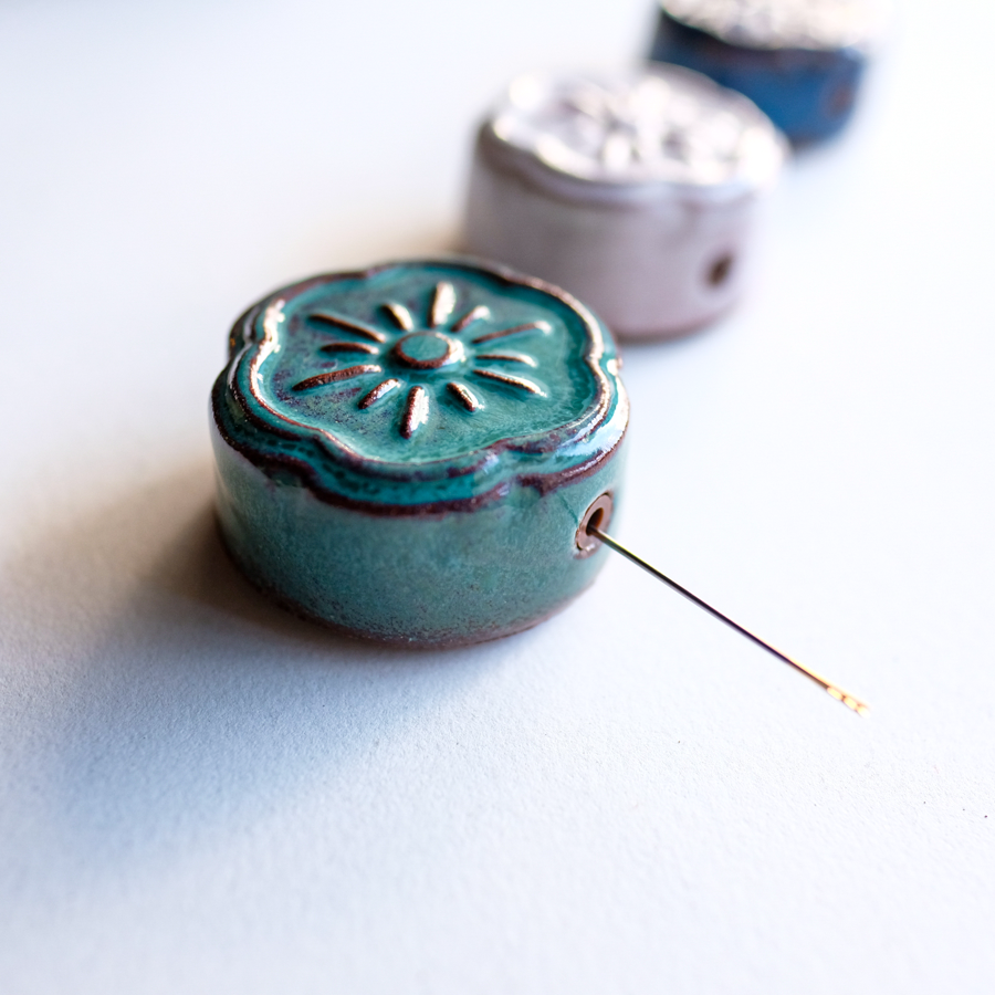 Gift Set: Awaji Kawara Magnetic Needle Rest and Embroidery Needles