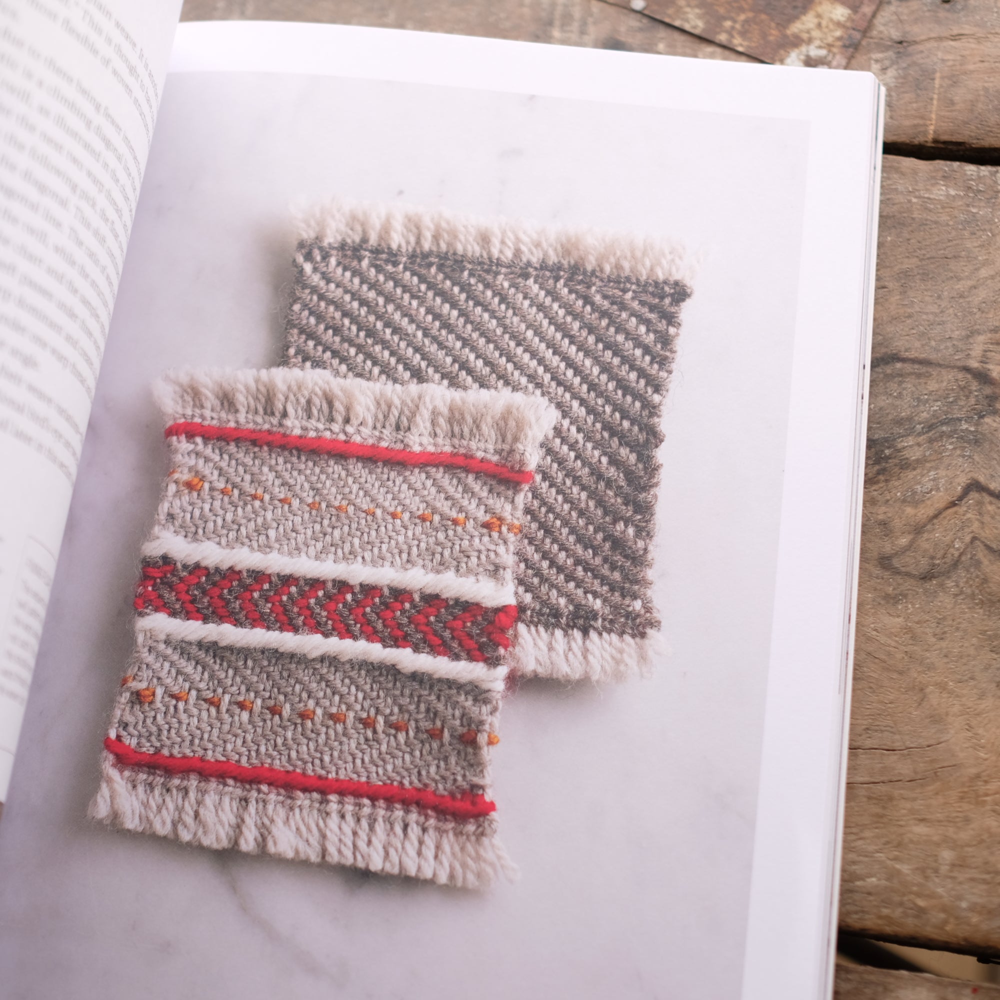 Weaving on a Little Loom: Techniques, Patterns, and Projects for Beginners by Fiona Daly