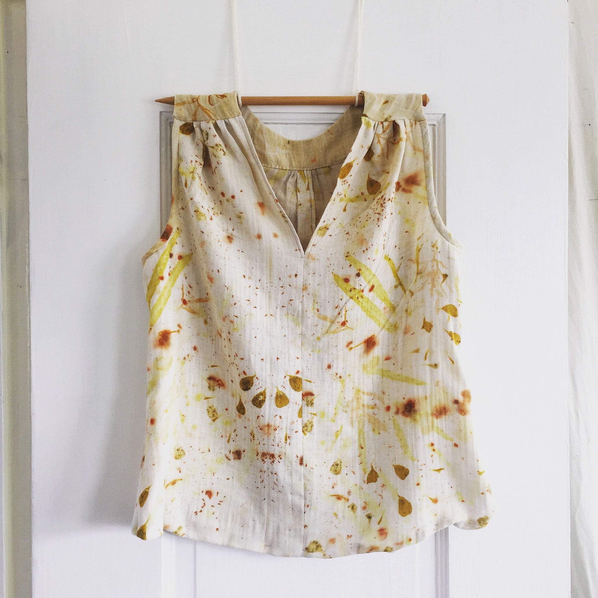 Mapping Color: Ecoprinting with Plants on Cotton and Linen Fabric - Saturday, September 28, 2024