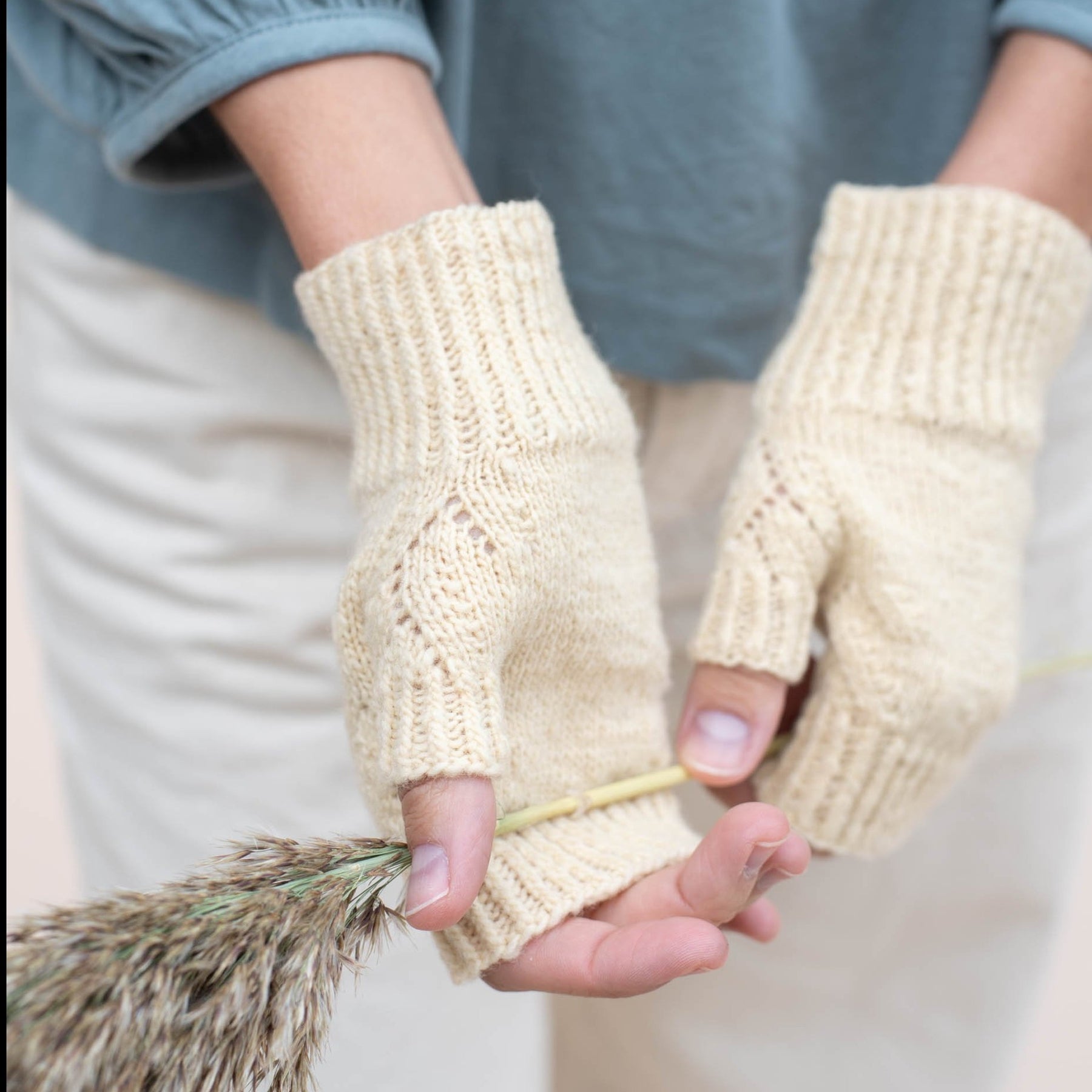 AVFKW x Beth Rosin - Winter Windows Mitts