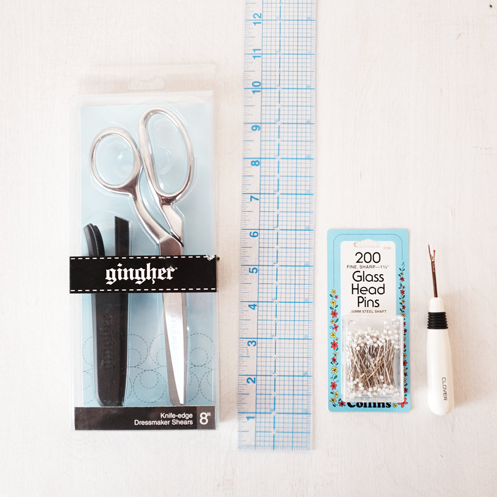 Label: Deluxe Sewing Kit