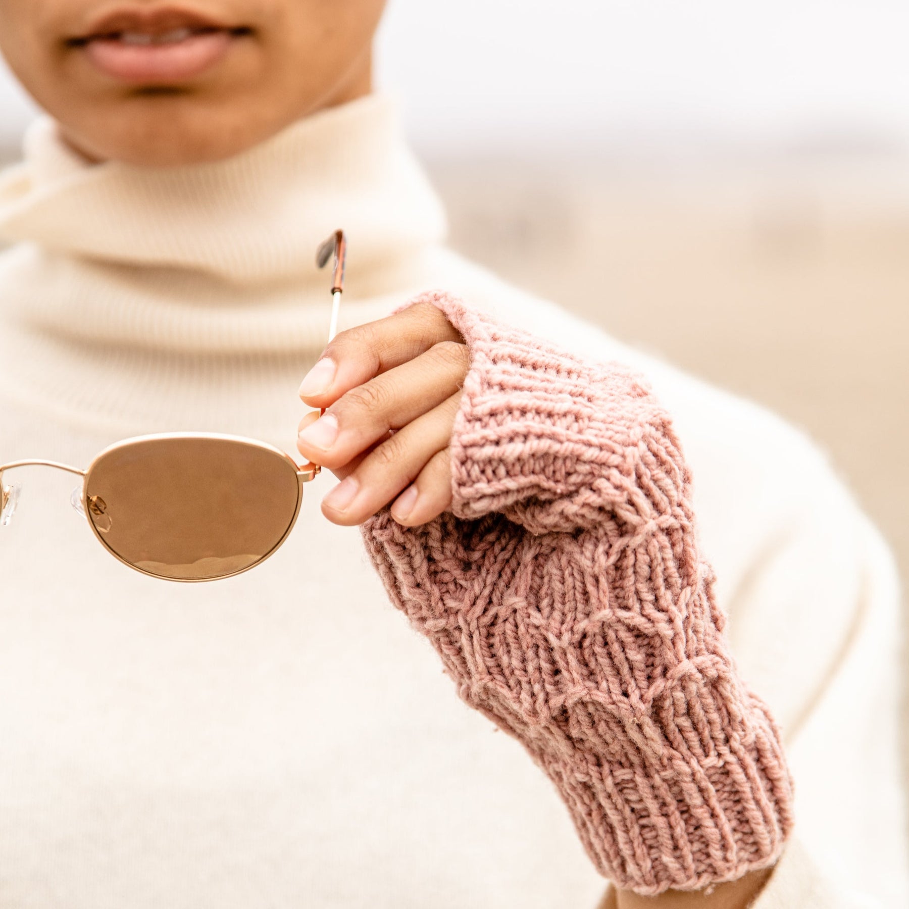 AVFKW x Angela Tong - The Hanikamu Mitts Bundle