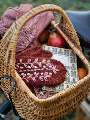 Embroidery on Knits by Judit Gummlich - PREORDER