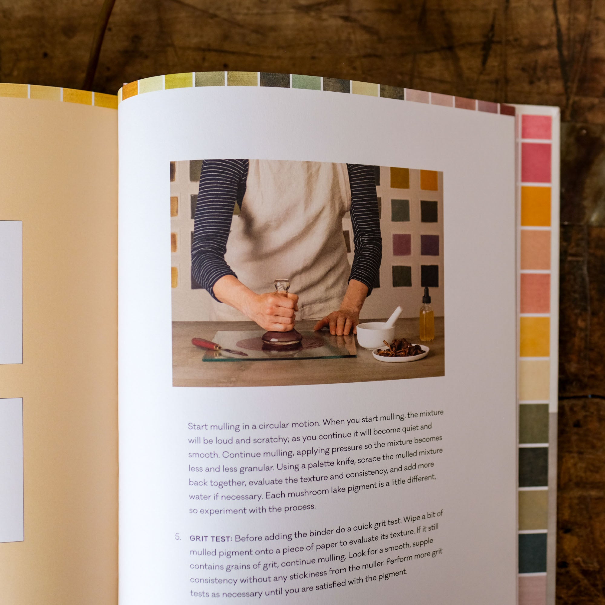 The Mushroom Color Atlas: A Guide to Dyes and Pigments Made fom Fungi by Julie Beeler