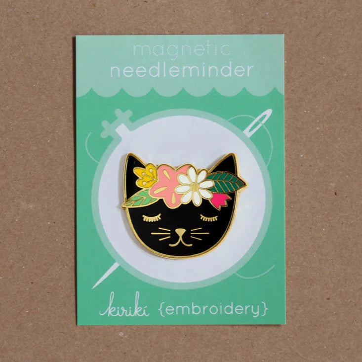 Floral Cat Magnetic Needle Minder