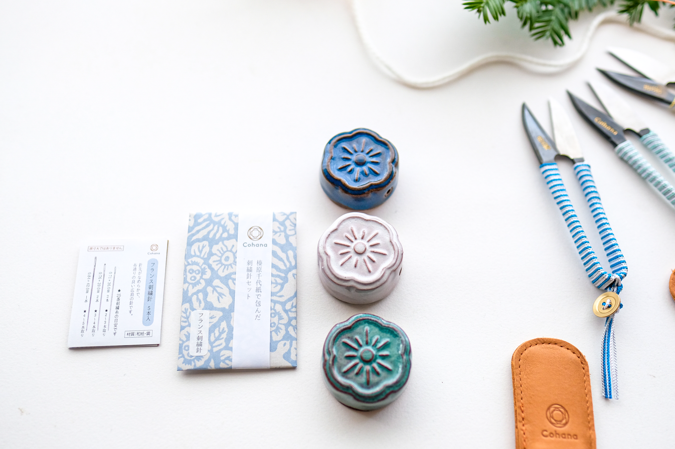 Gift Set: Awaji Kawara Magnetic Needle Rest and Embroidery Needles