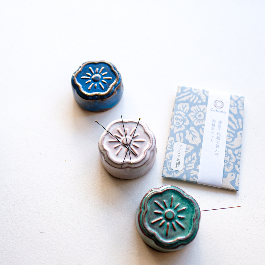 Gift Set: Awaji Kawara Magnetic Needle Rest + Haibara Chiyogami Needles + Needle Threader