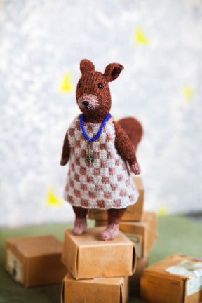 Mouche & Friends: Seamless Toys to Knit and Love by Cinthia Vallet