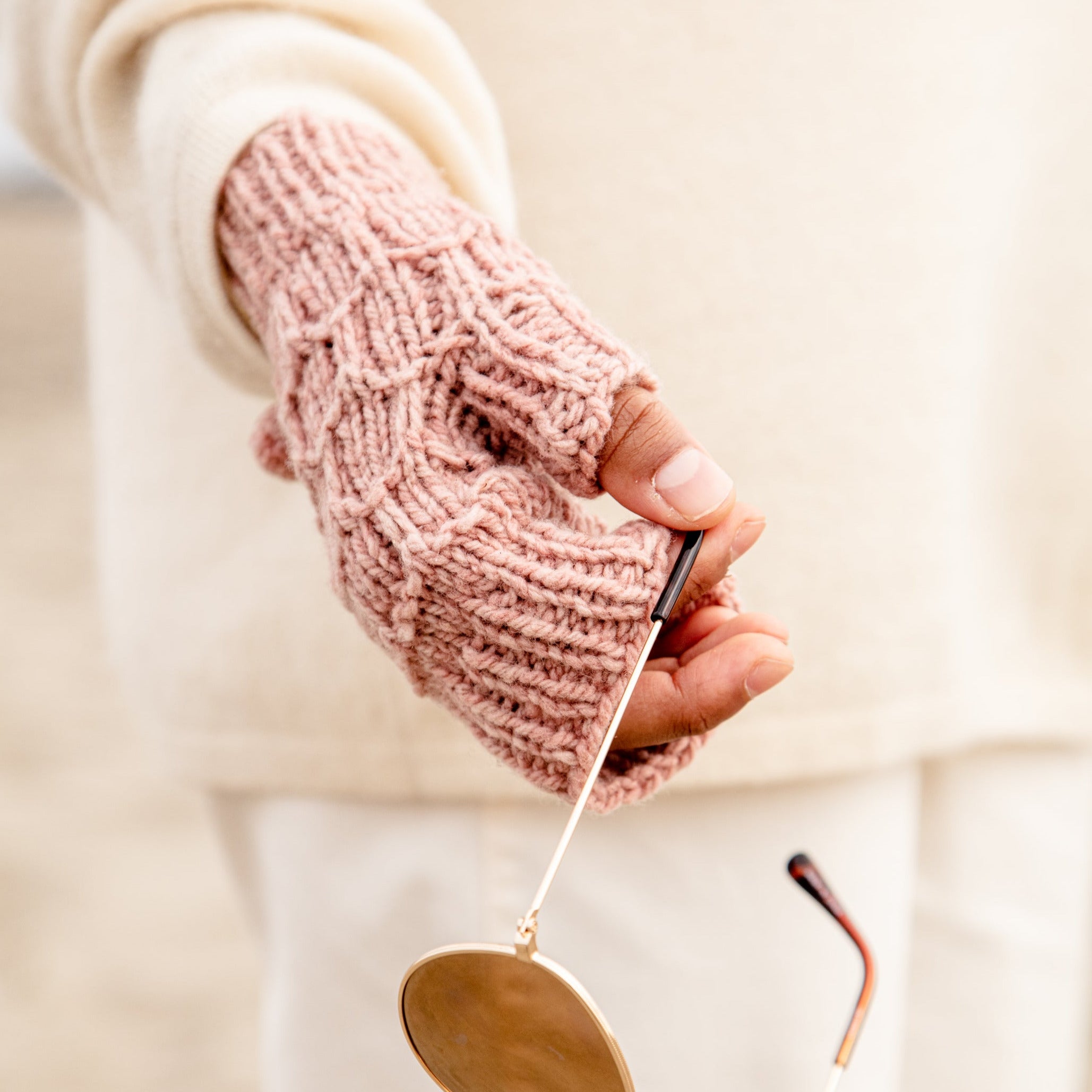 AVFKW x Angela Tong - The Hanikamu Mitts Bundle